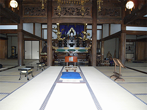 Hondo (Main hall of the temple) Photo